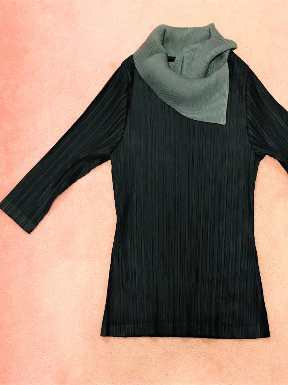 Black Pleated Top Lotus Leaf Collar Size S